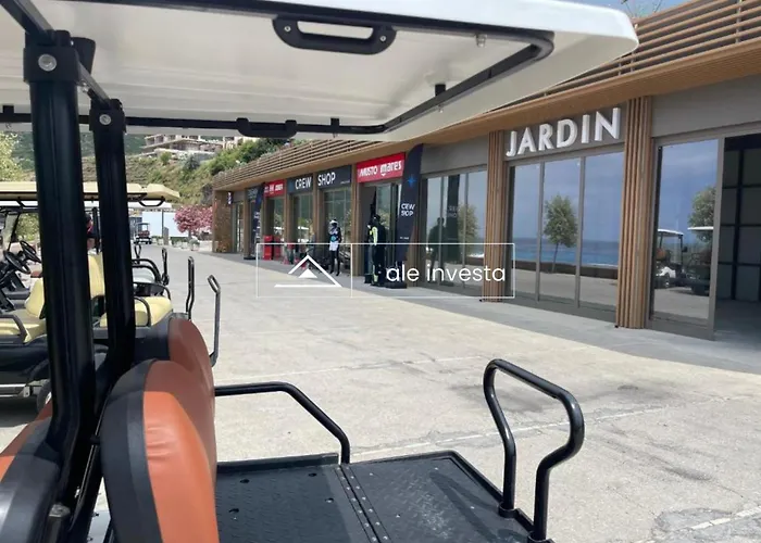 Vila Coast 60 A Palasë